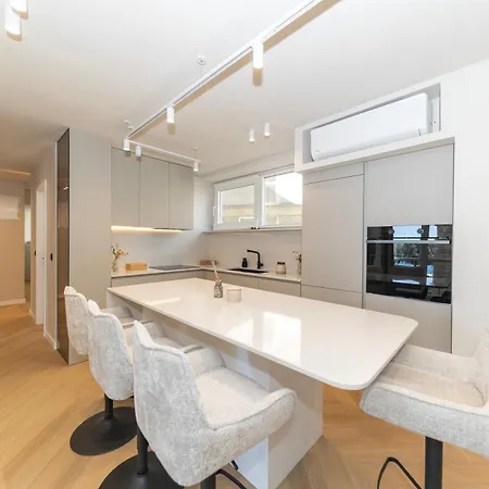 Sevito By Belmont Realty * Zára